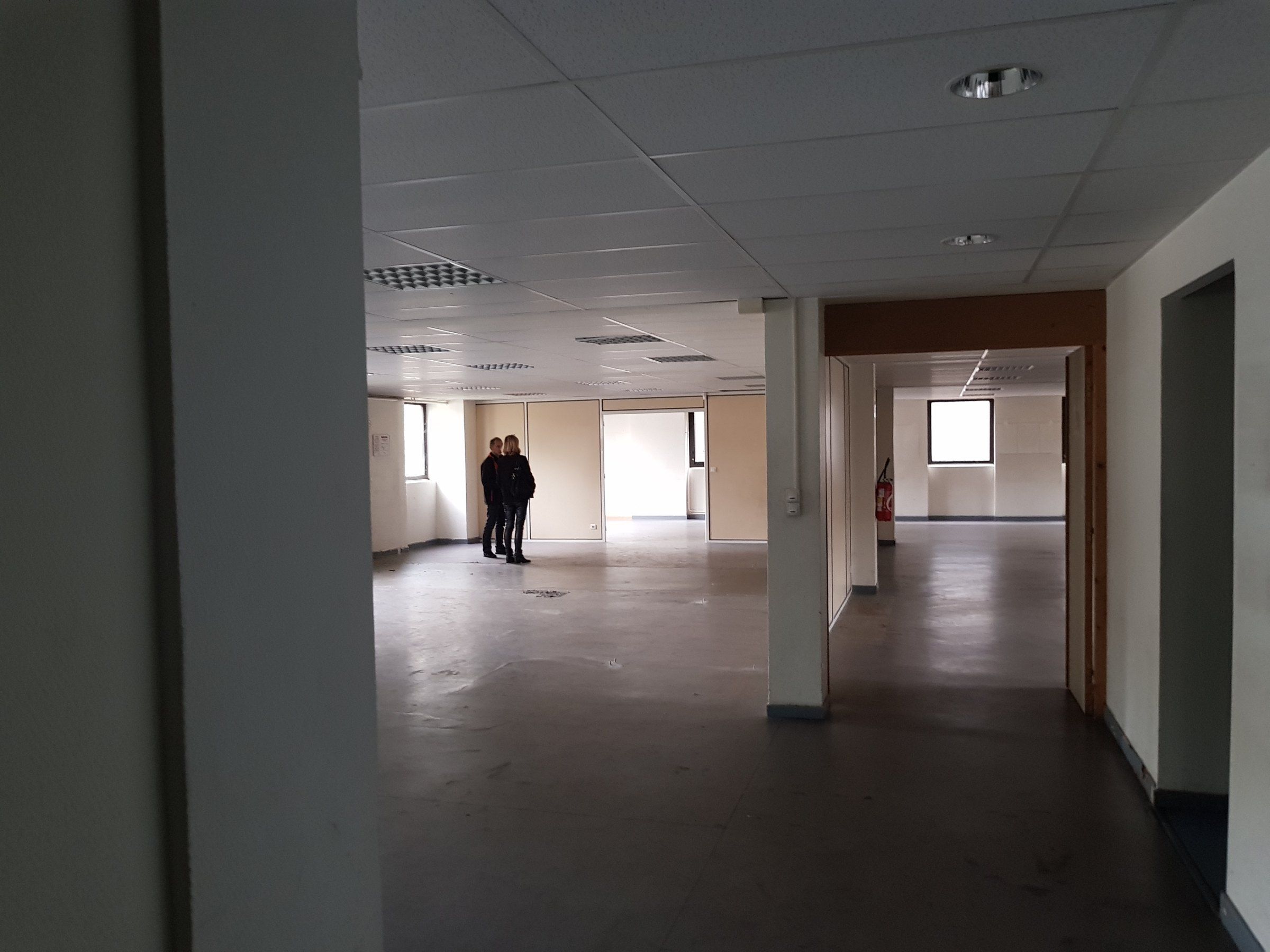 Avant — le bâtiment 1 en novembre 2018, anciens bureaux