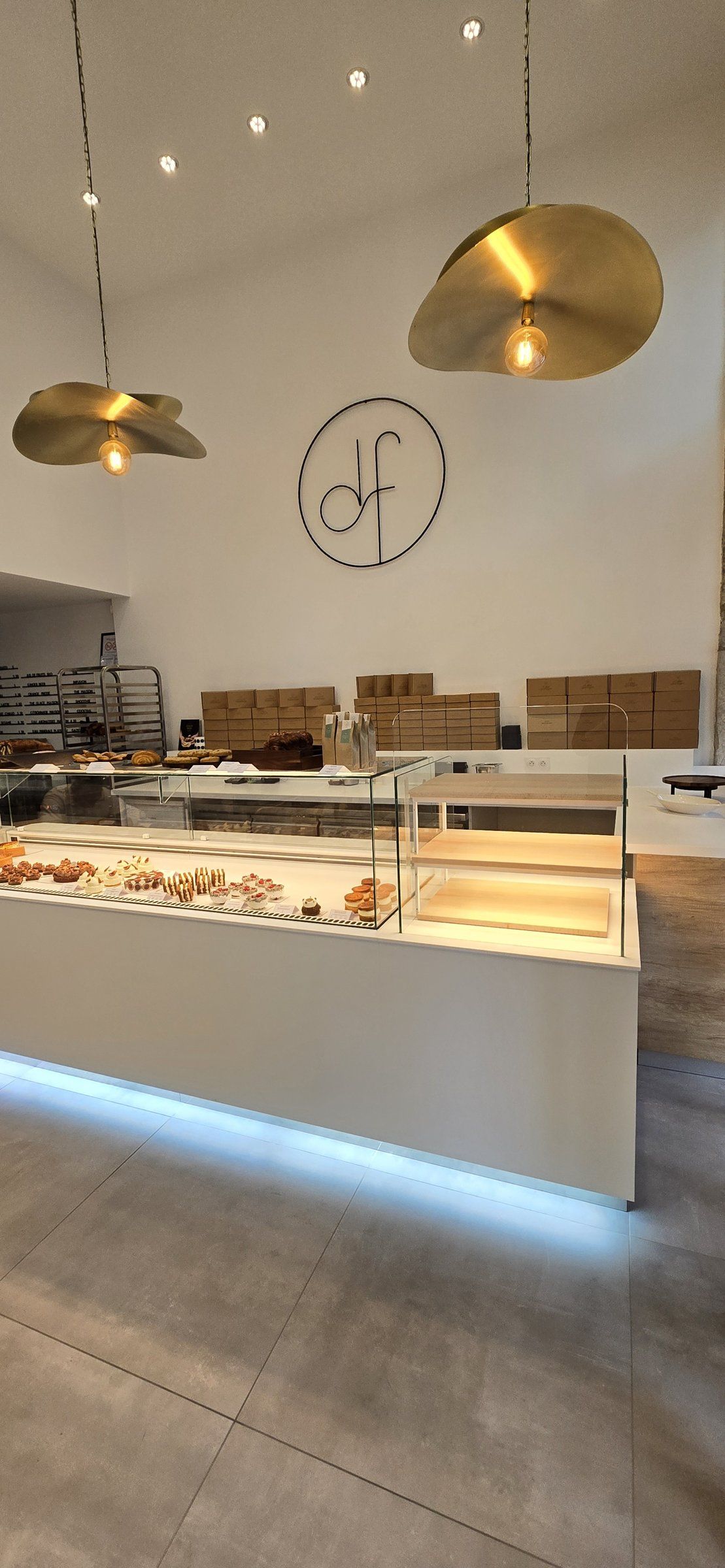 Vitrines réfrigérées et comptoir