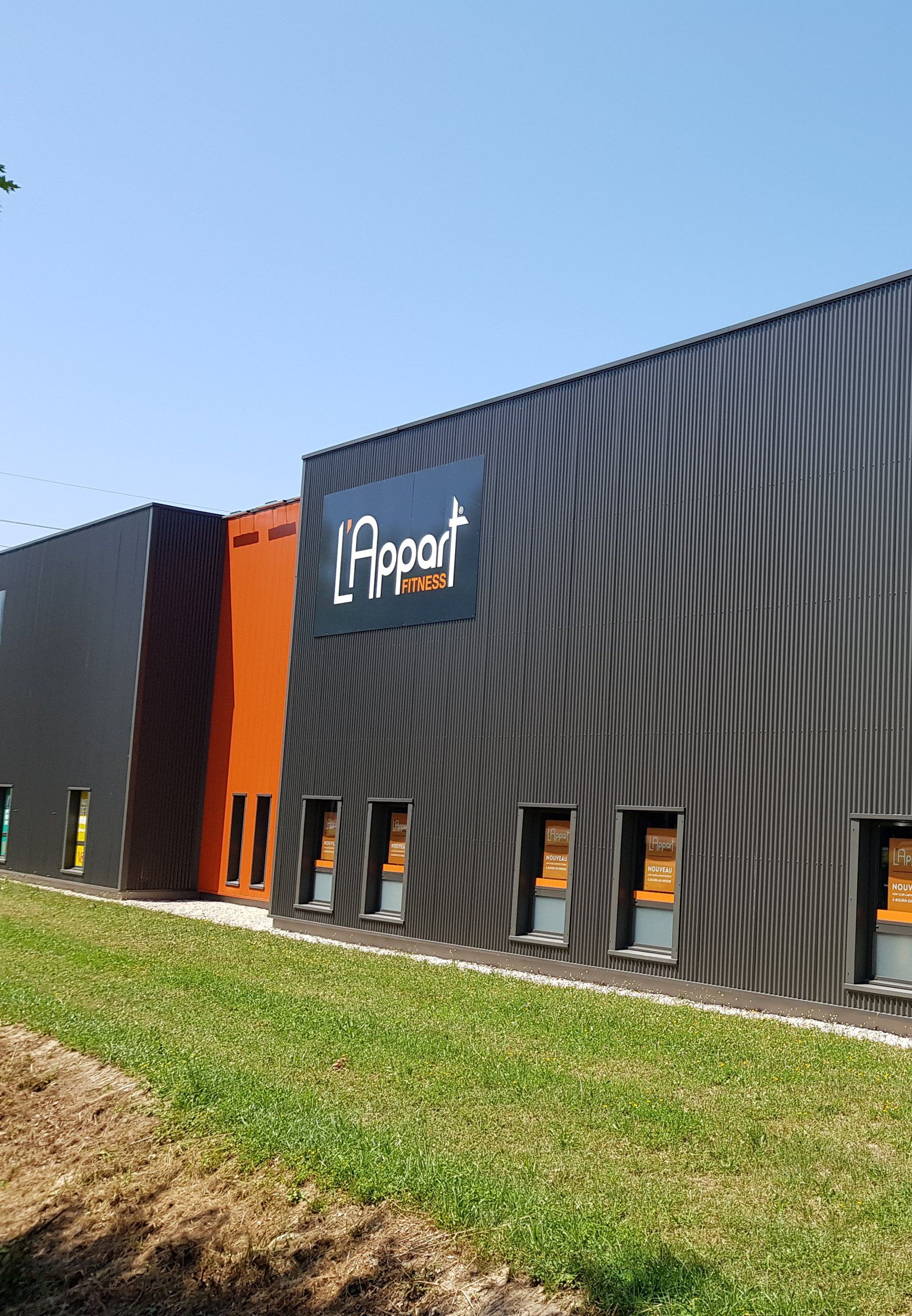 La façade à l'enseigne L'Appart Fitness